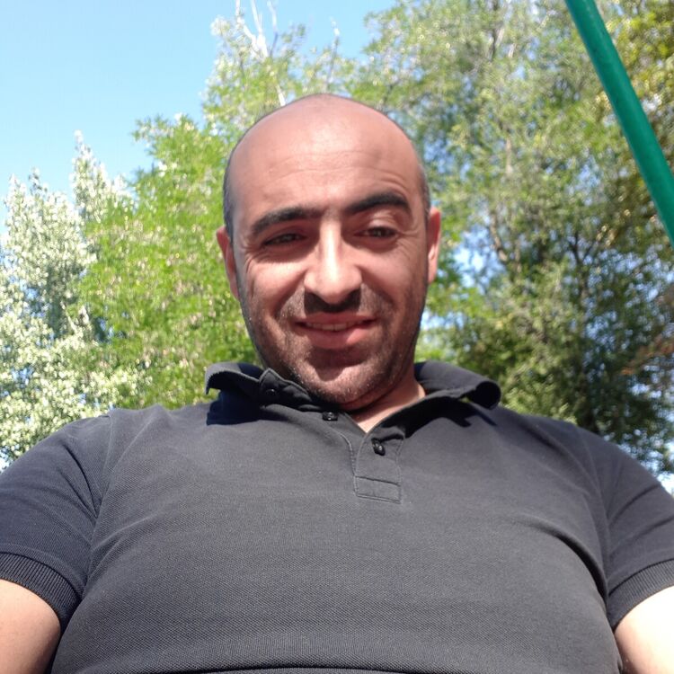  21111976  Sergo, 36 ,    --