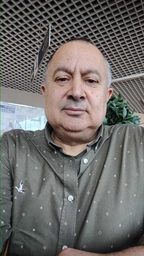  46156046  Deniz, 46 ,    
