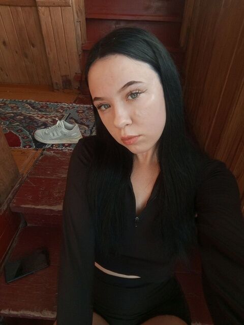  45194506  Karina, 25 ,    