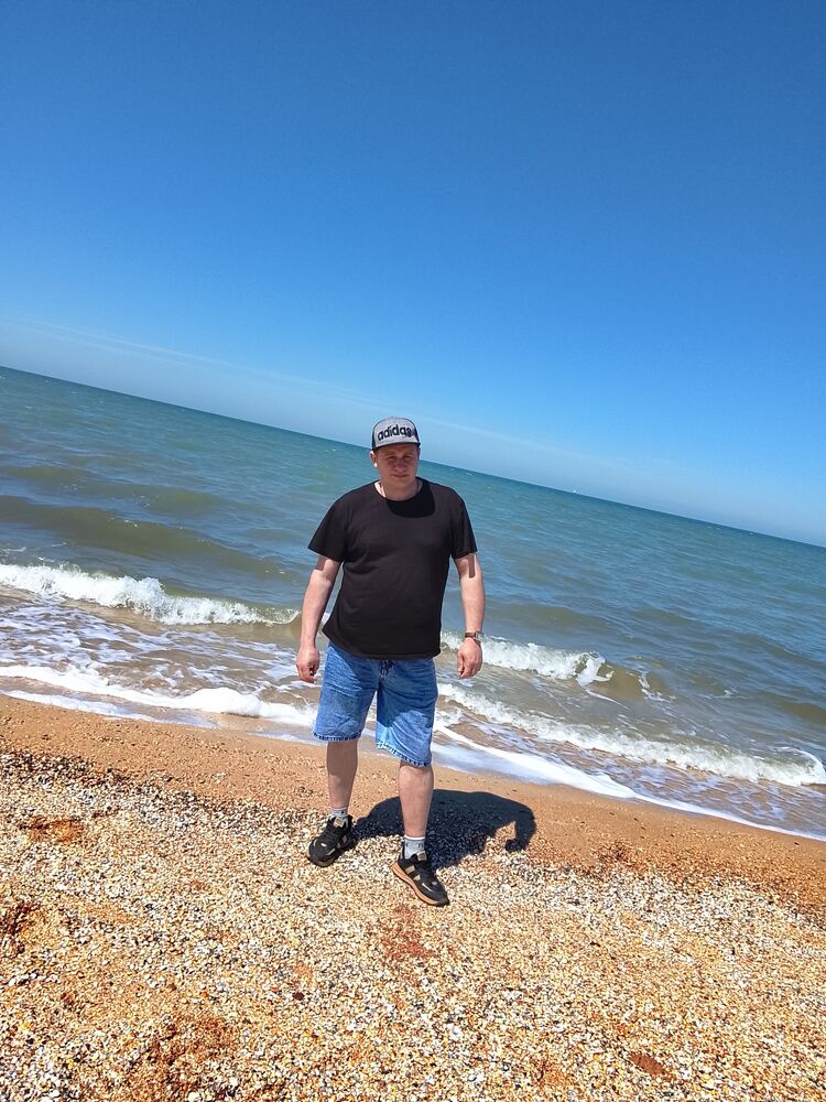  54550346  Pavel, 39 ,    