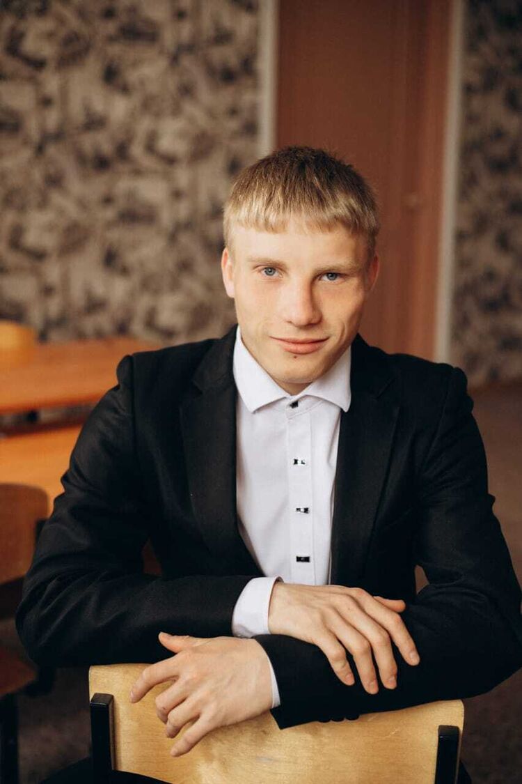  52519036  , 19 ,    -