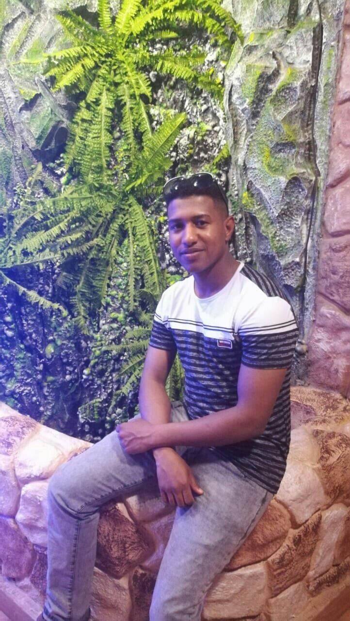  47686286  Ommar, 29 ,    