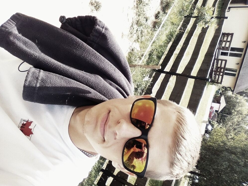  14520126  Andriy, 31 ,    