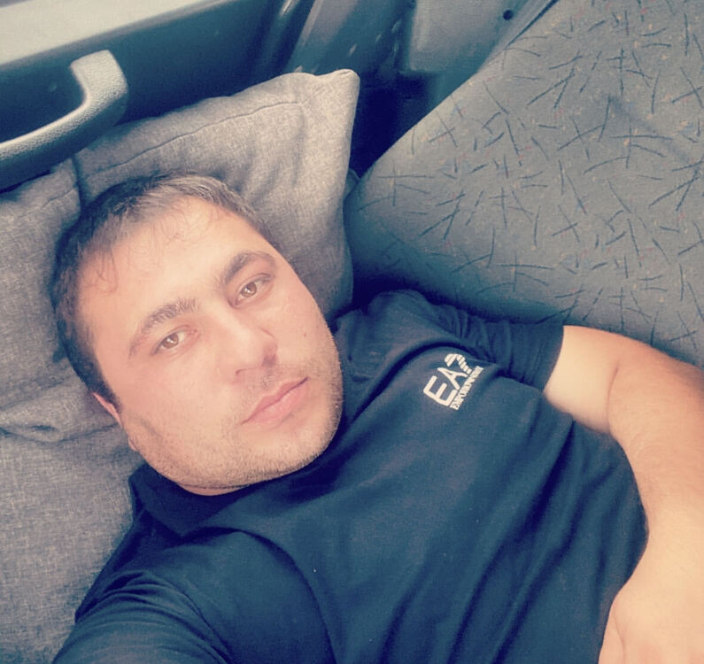  44497946   , 32 ,    