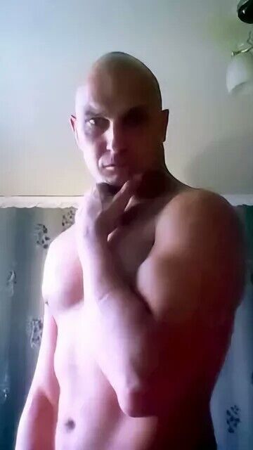  14016546  Den, 37 ,    