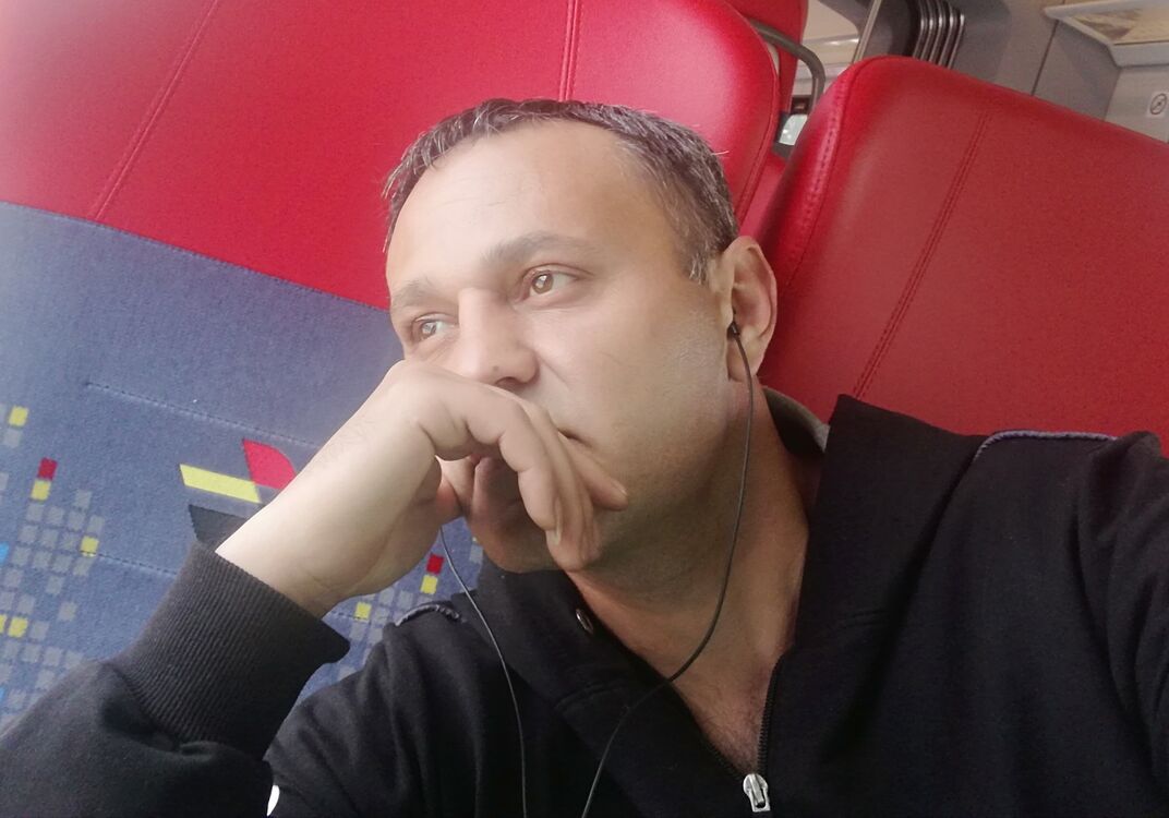  23135406  , 44 ,    