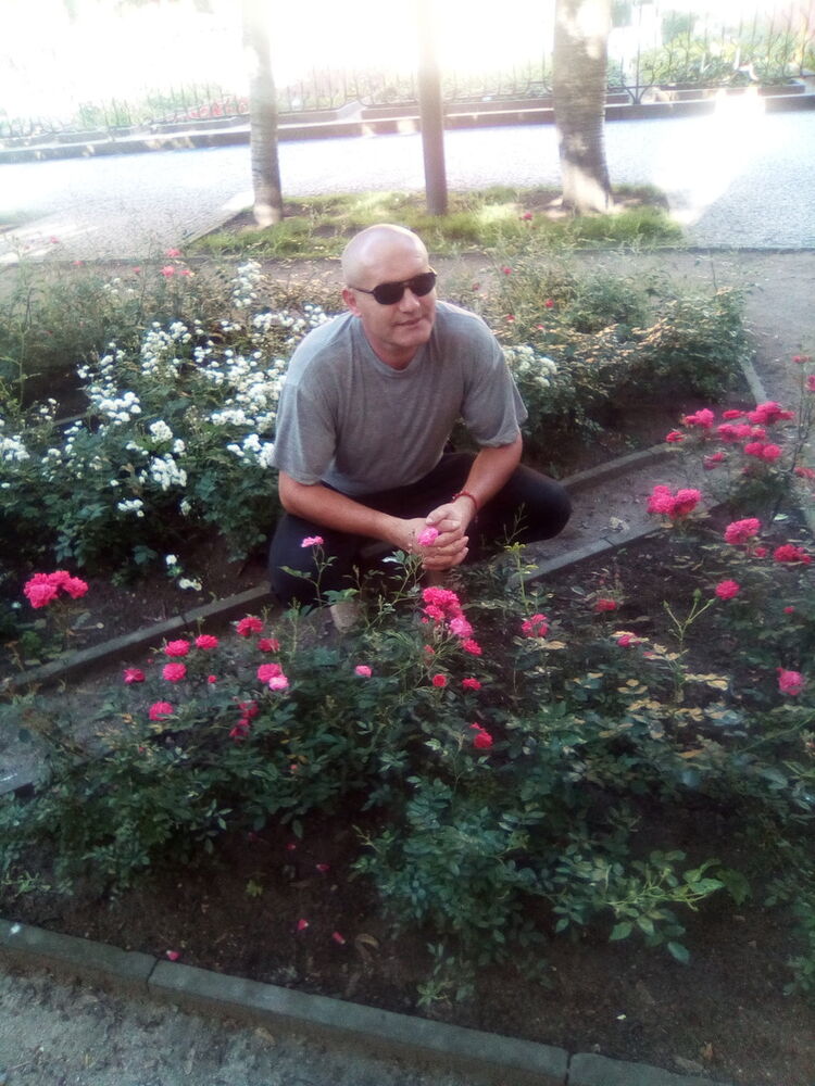  16897826  Vasil, 43 ,    Praha