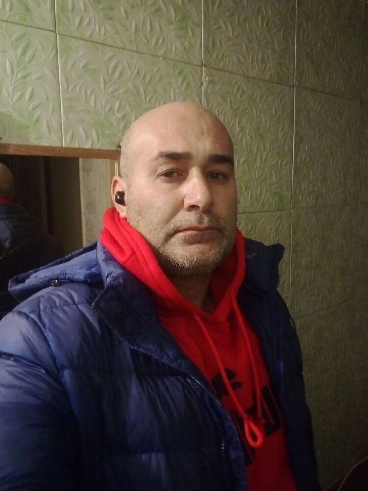  40527606  Farhod, 44 ,    