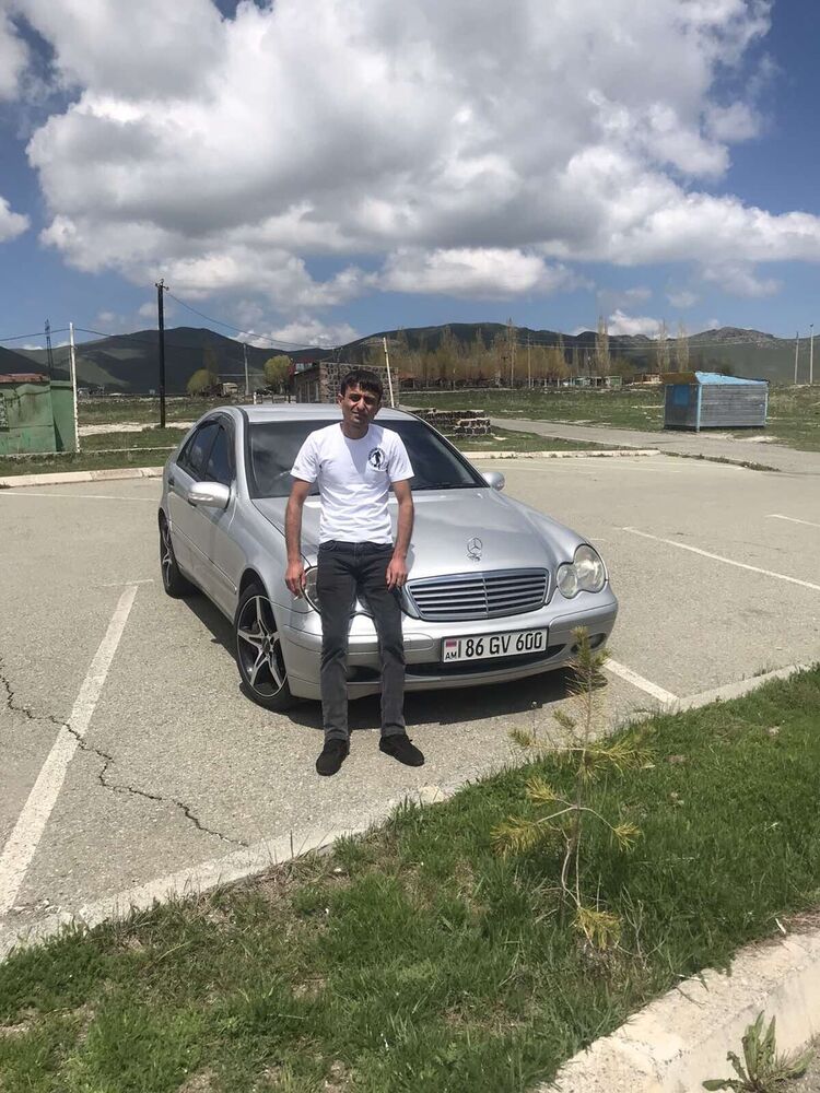  ,   Vardan, 38 ,   ,   