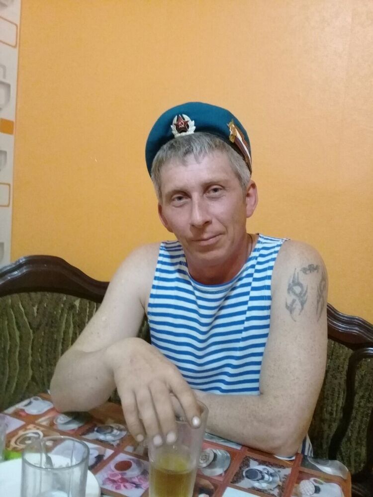  18723496  Maks, 43 ,    