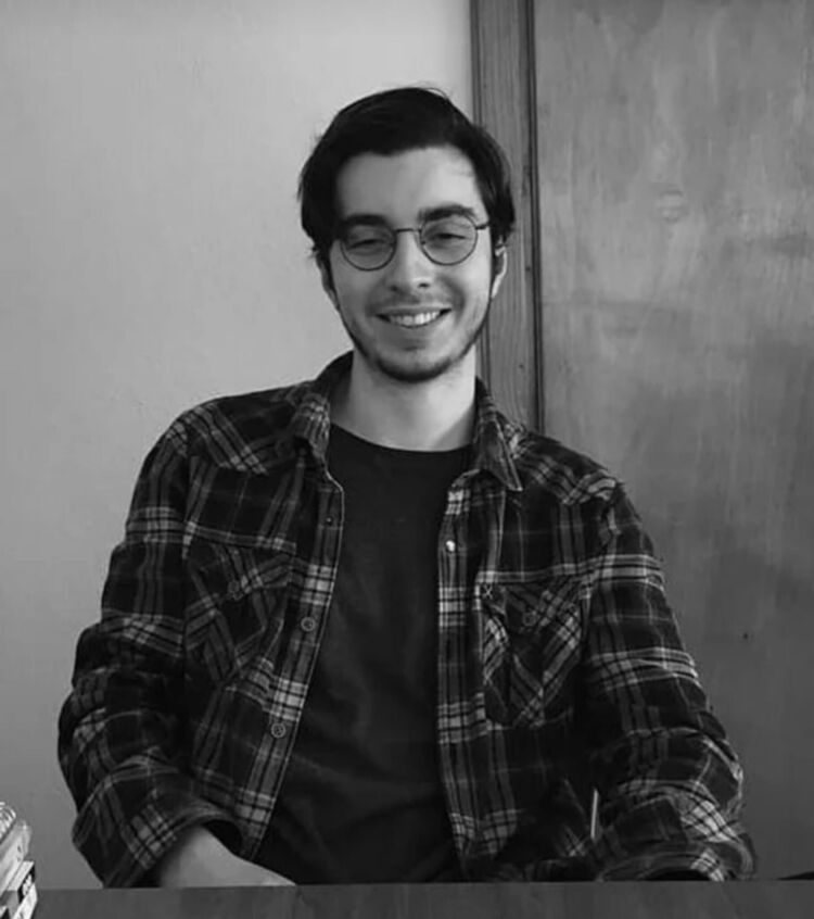 35675426  Caner, 23 ,    