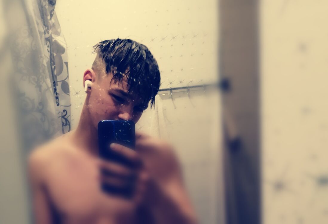  28038106  Alexey, 26 ,    