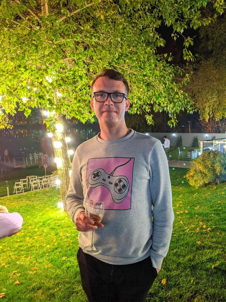  19307786  Mykola, 34 ,    