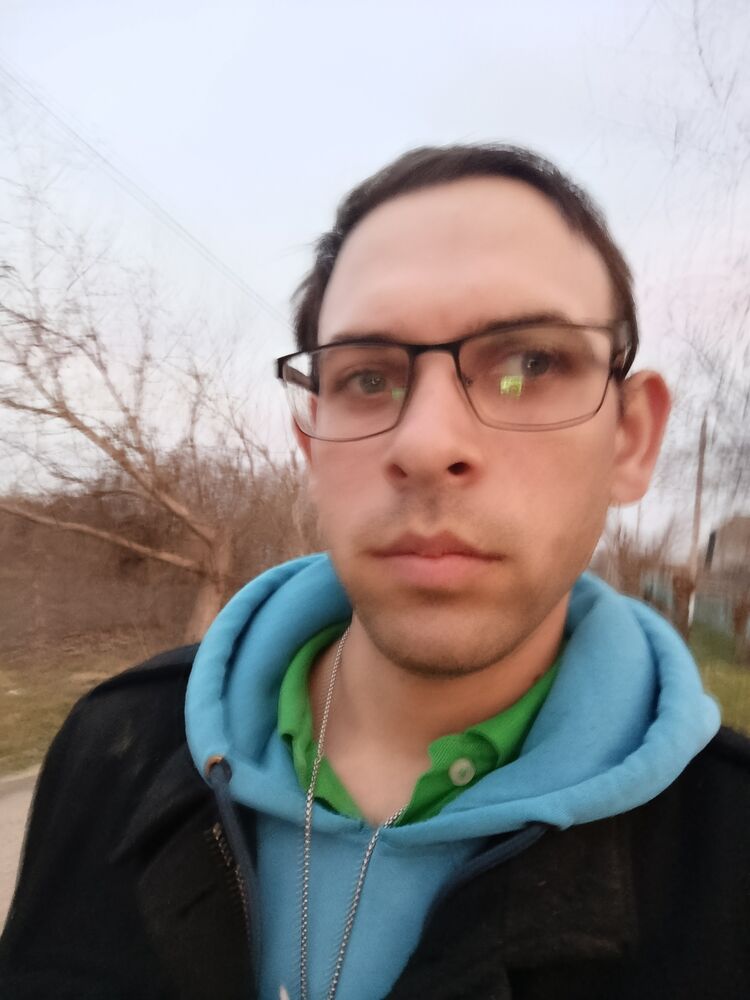  51404986  Alexander, 24 ,    