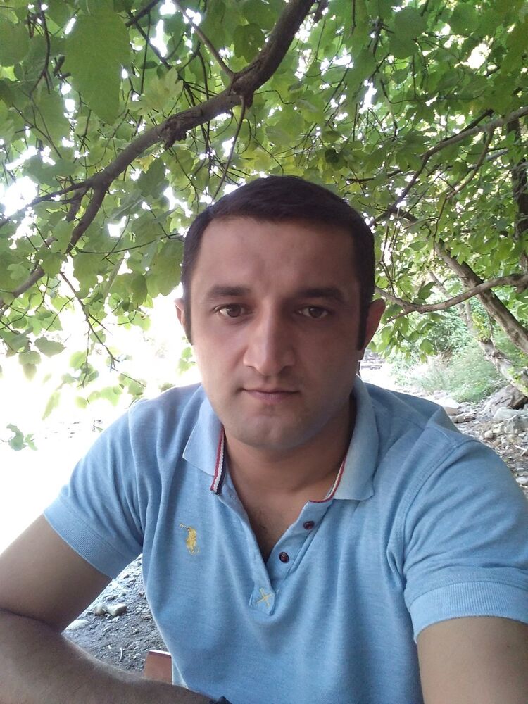  13679866  Eldeniz, 40 ,    