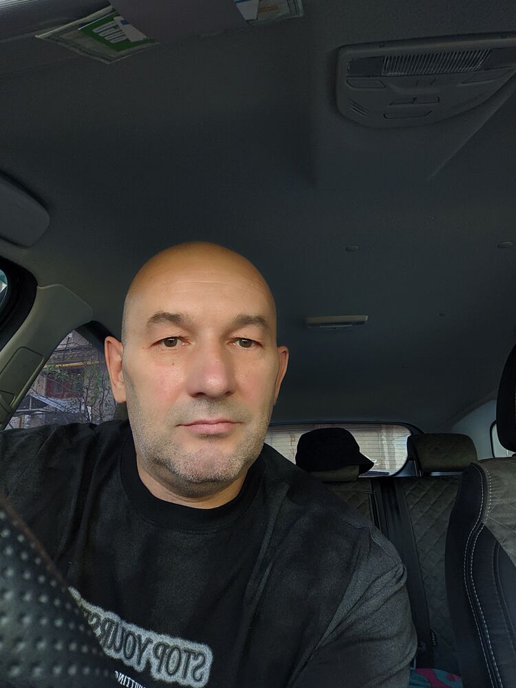  45431706  Alex, 52 ,    