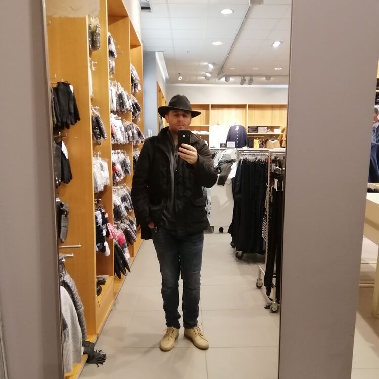 ,   Niko, 38 ,   ,   