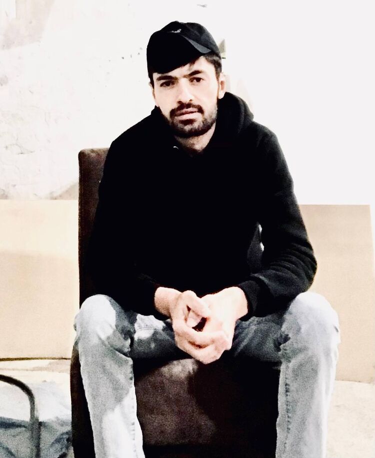  30830166  , 28 ,    -