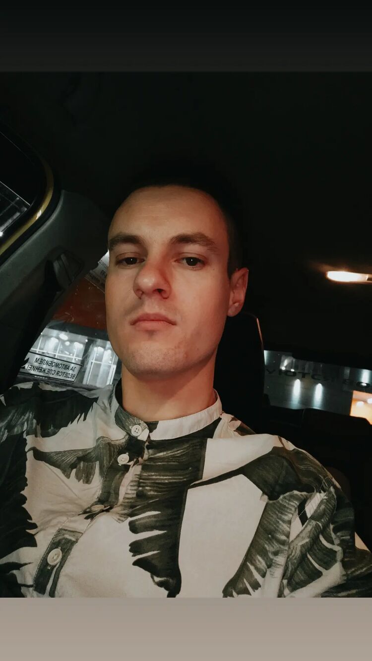  26744666  Denis, 28 ,    