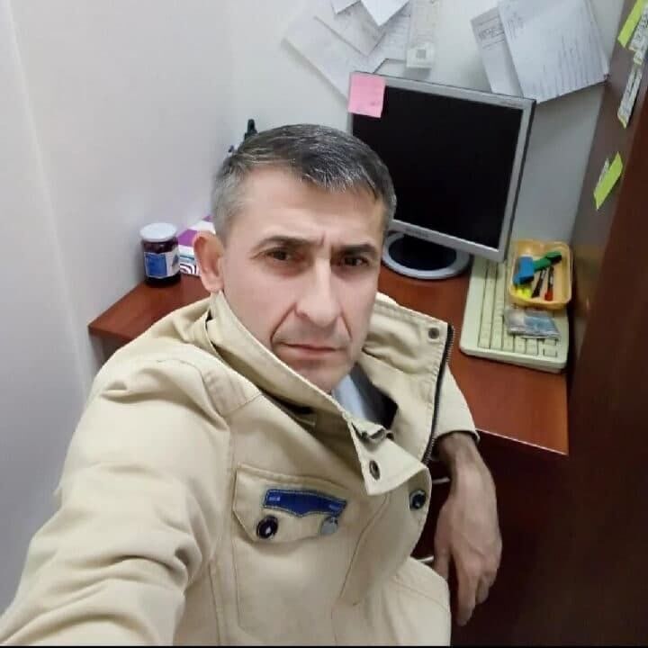  44398266  Davran, 54 ,    