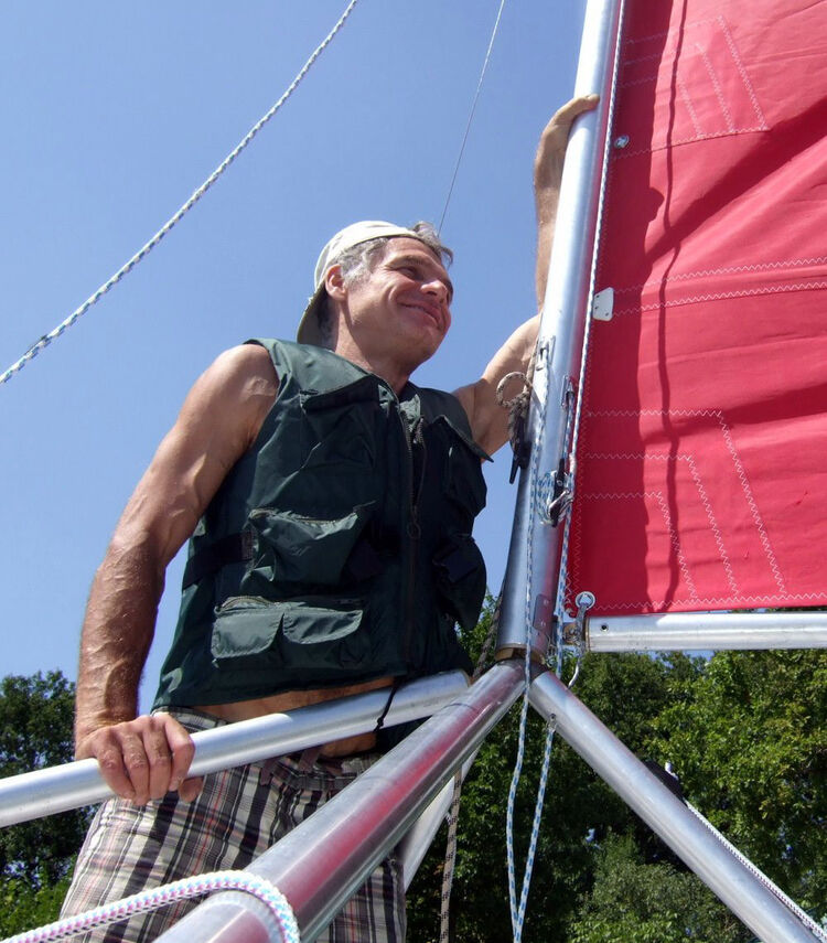  46452846  Slava, 62 ,    