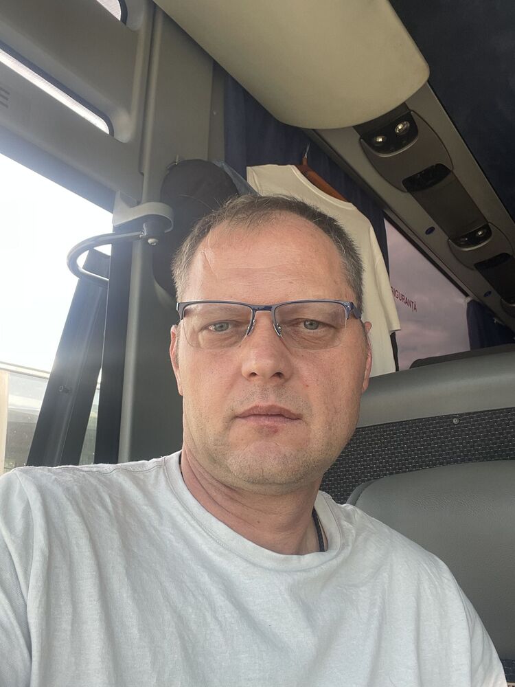  ,   Oleg, 40 ,   c 