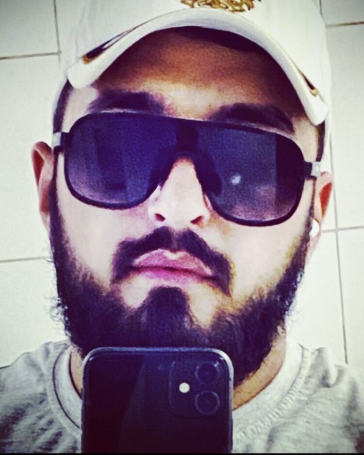  28259216  Karl, 28 ,    