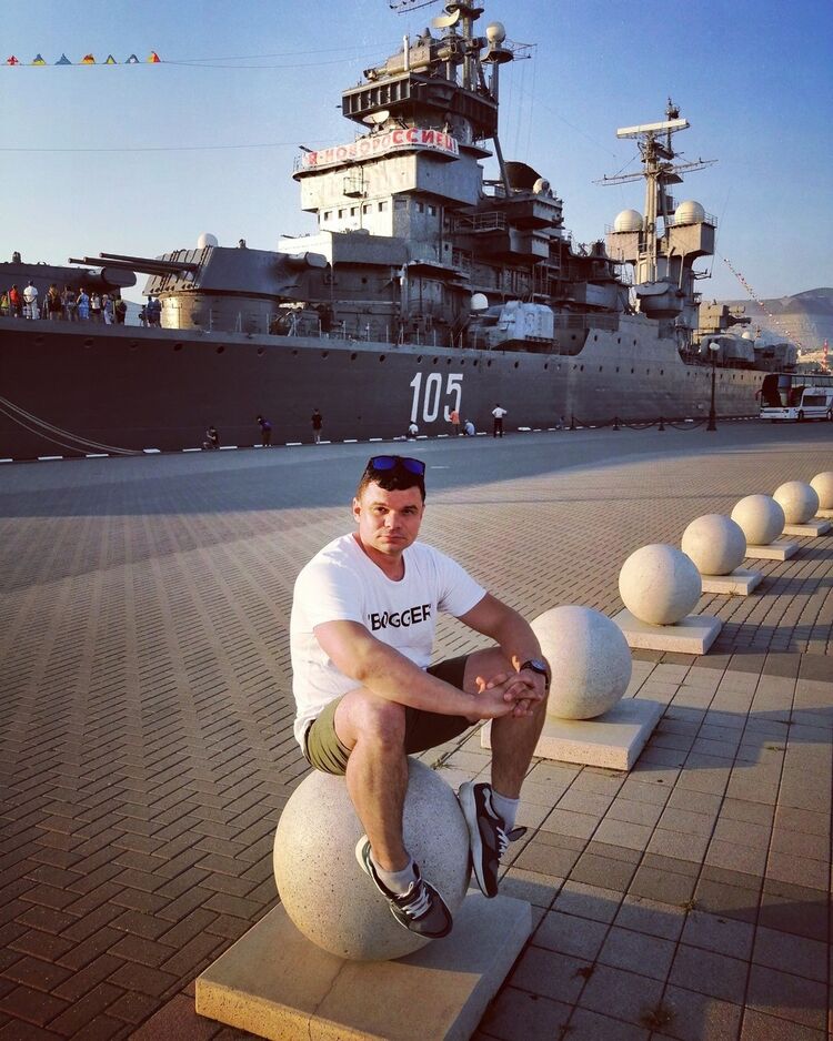  ,   Anton, 41 ,   ,   , c 