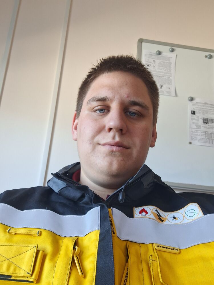  44964736  , 24 ,    