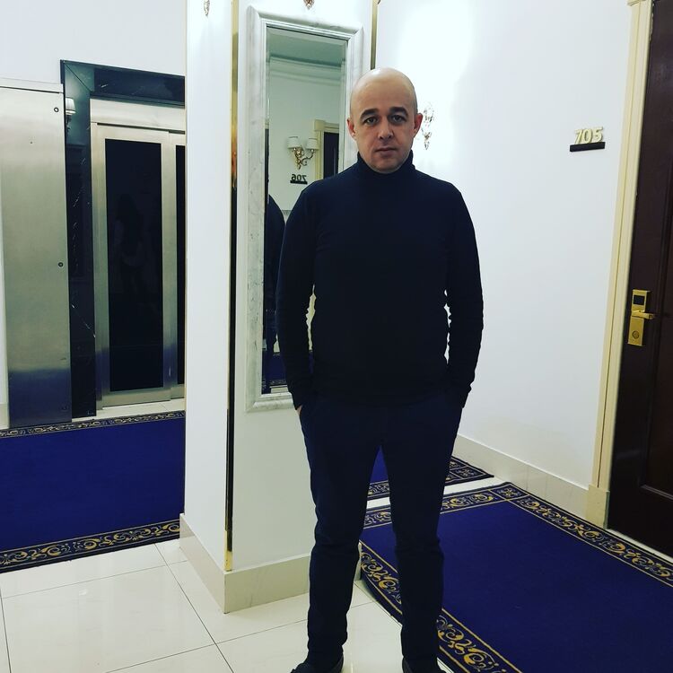  27875976  Andrei, 45 ,    