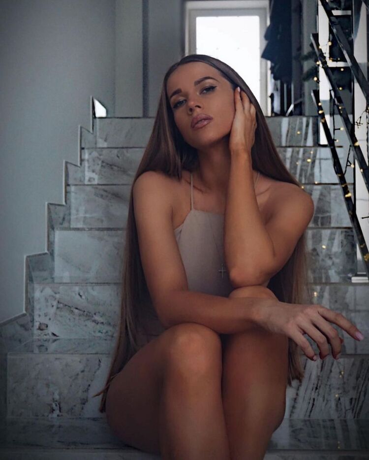  37126556  Olga, 31 ,    