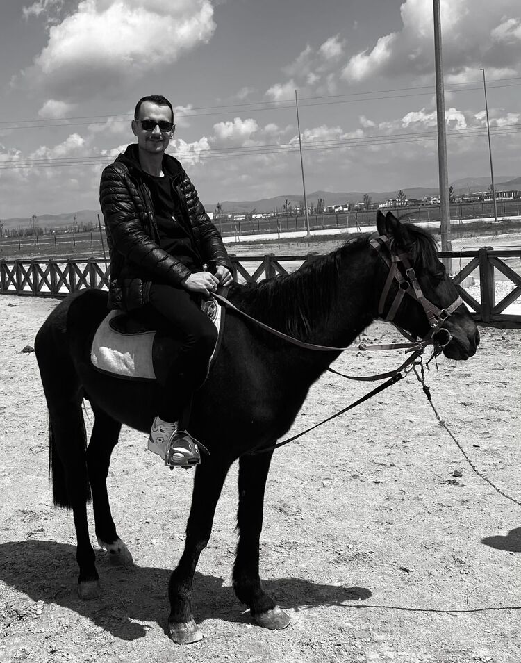 ���������� �������, ���� ������� Burak Sgn, 32 ����, ������������ ��� ������, ����� � ���������, c�������� ���������