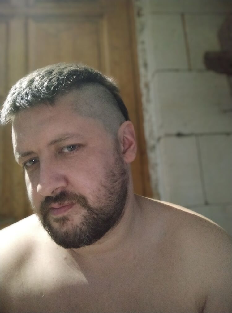  ,   Georgiy, 37 ,   ,   , c , 