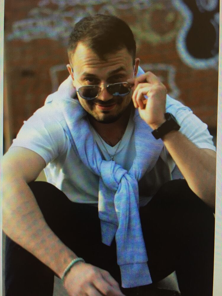  53293156  Eldar, 39 ,    