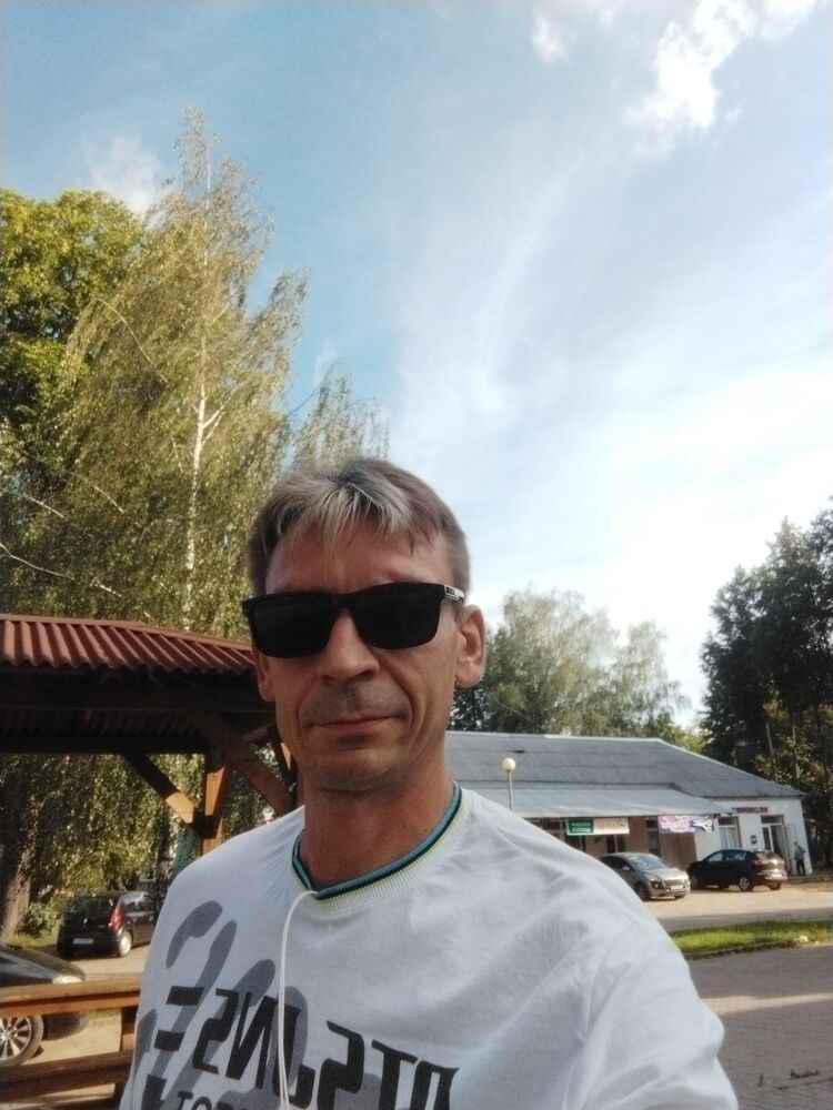  45369756  Viktor, 44 ,    