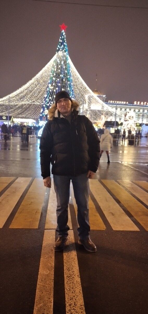  ,   Maksym, 46 ,     , c 