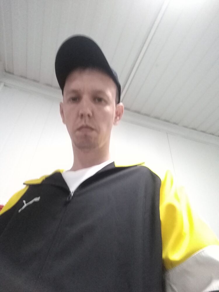  27079956  Andrej, 38 ,    