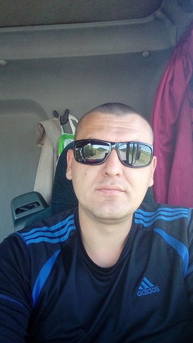   ,   Denis, 35 ,   