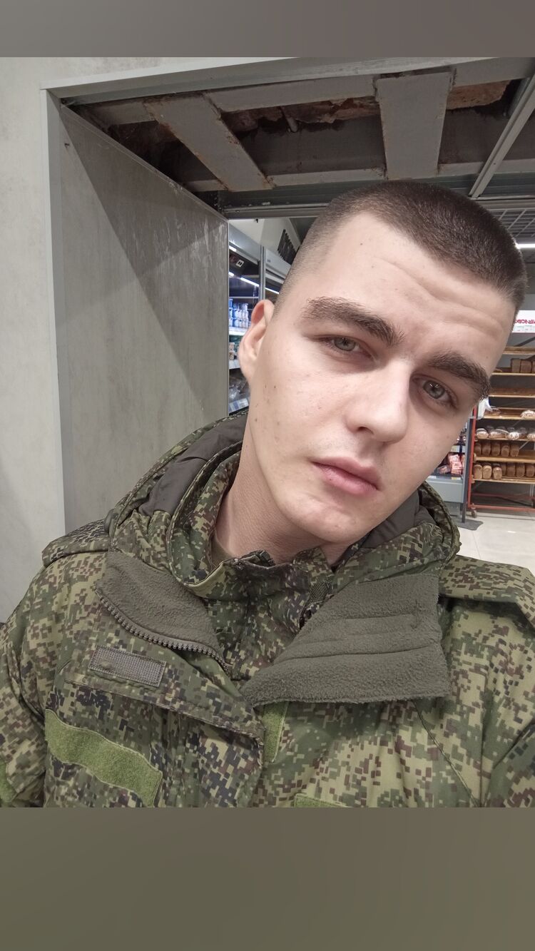  48347796  Ivan, 20 ,    
