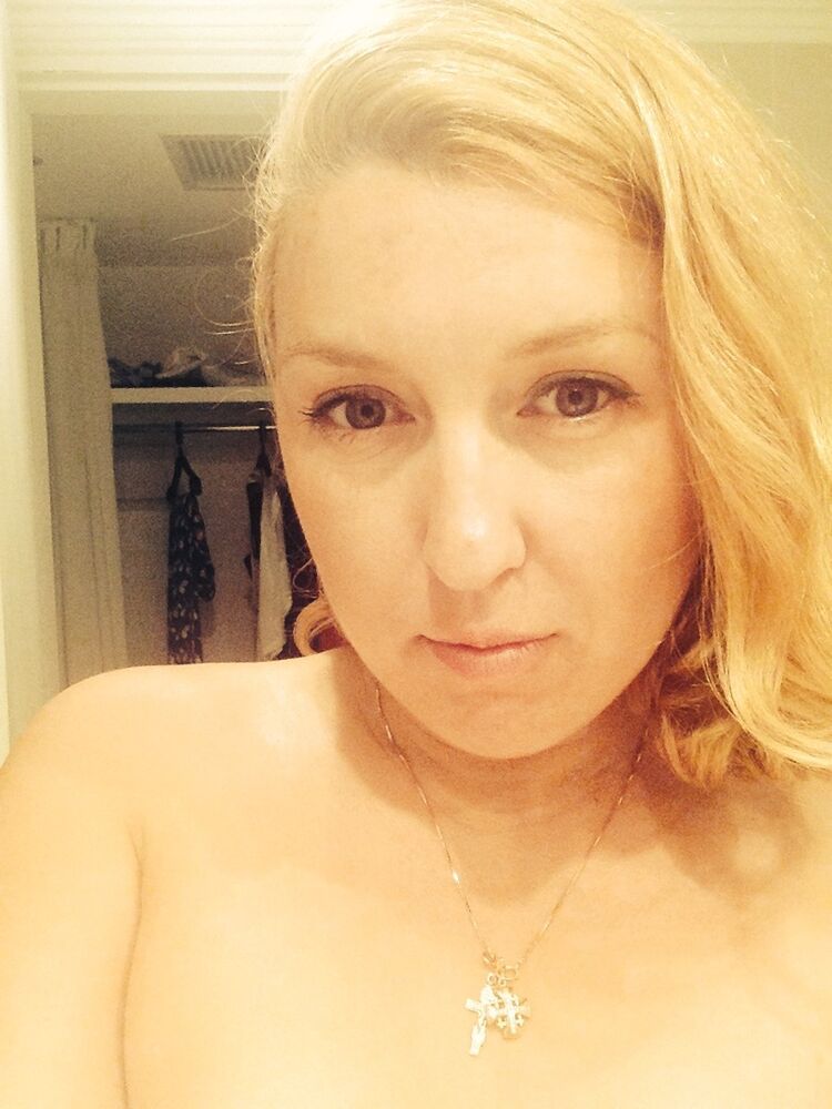  5585756  Kate, 35 ,    