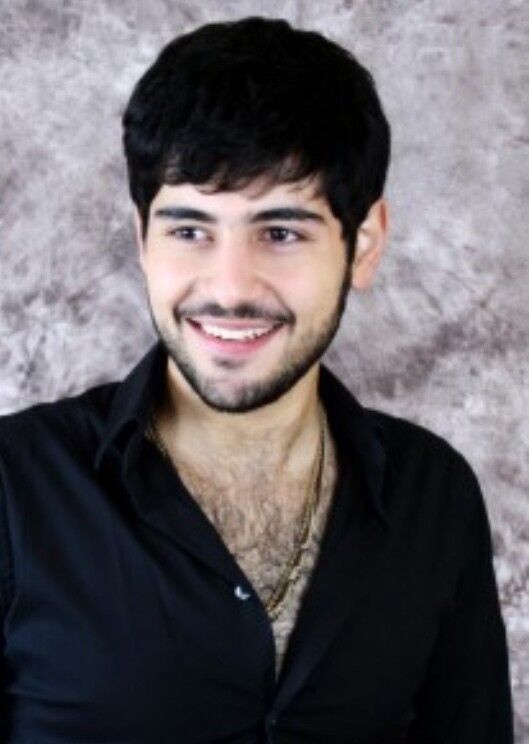  14739956  Artur, 31 ,    
