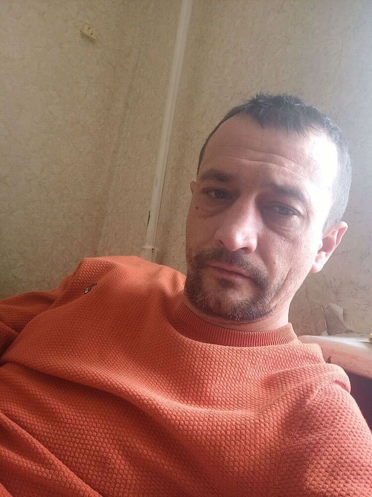  ,   Alex, 40 ,   ,   