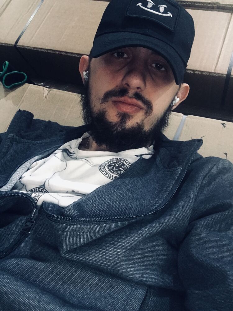  42898036  , 27 ,    