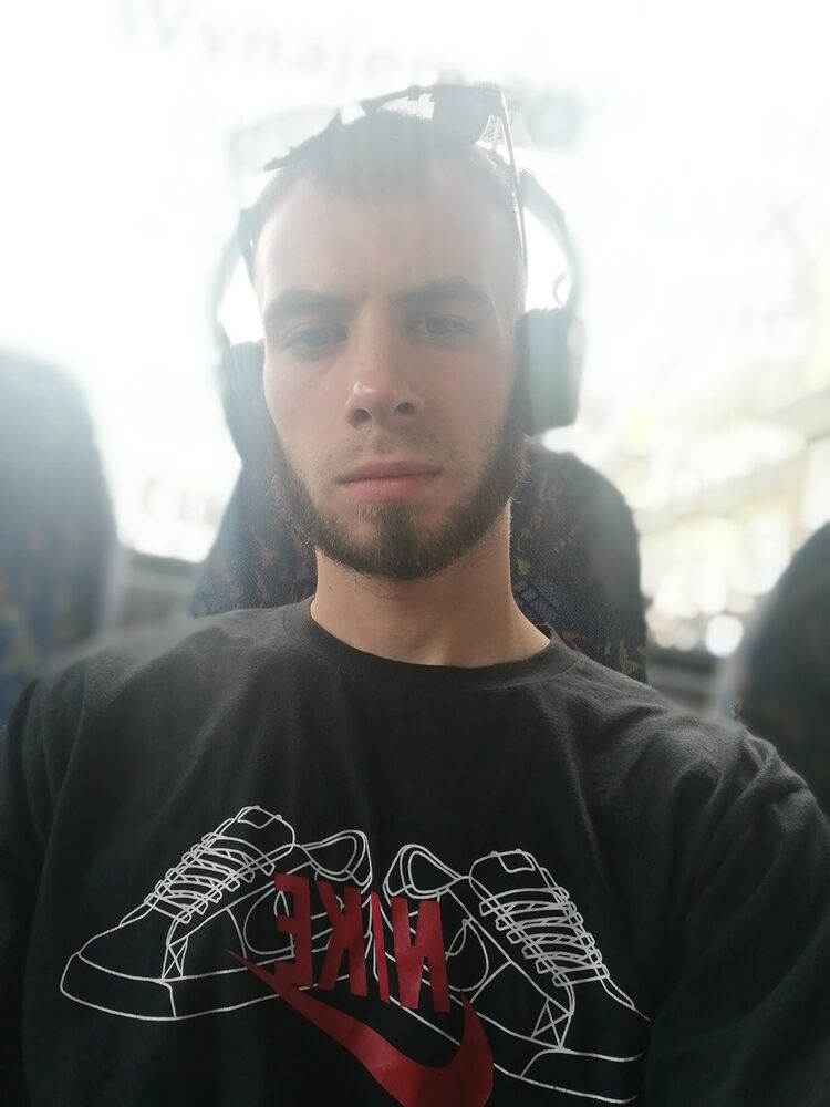  19028586  , 27 ,    