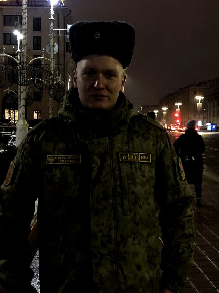  43833086  Slava, 22 ,    