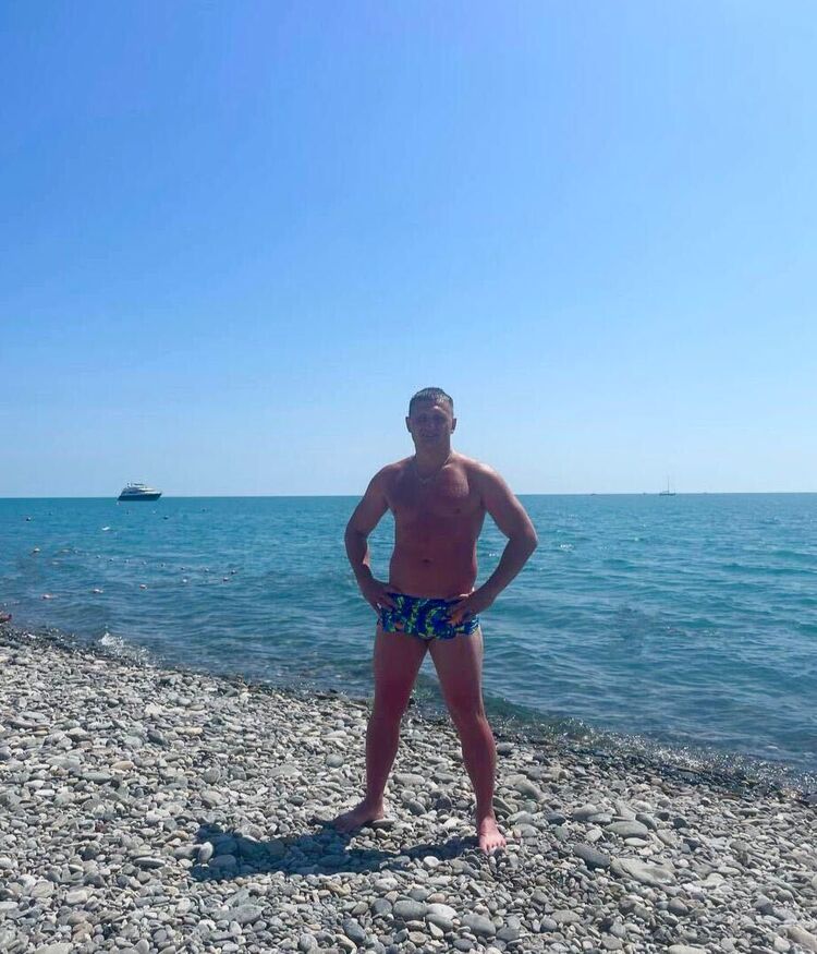  ,   Denis, 29 ,   ,   
