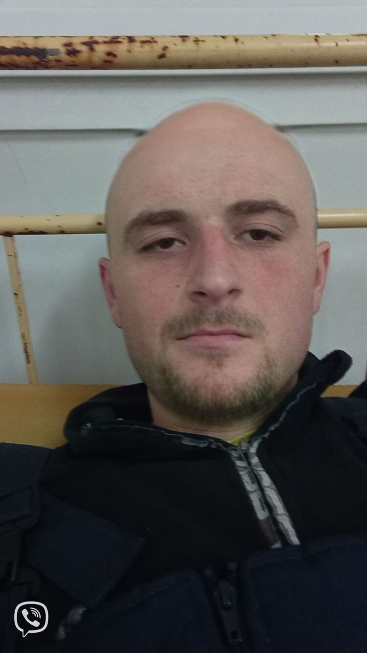  25168566  Andrew, 28 ,    