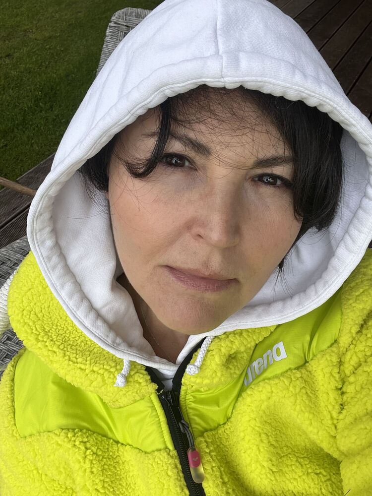  -,   Julia, 52 ,   ,   , c 