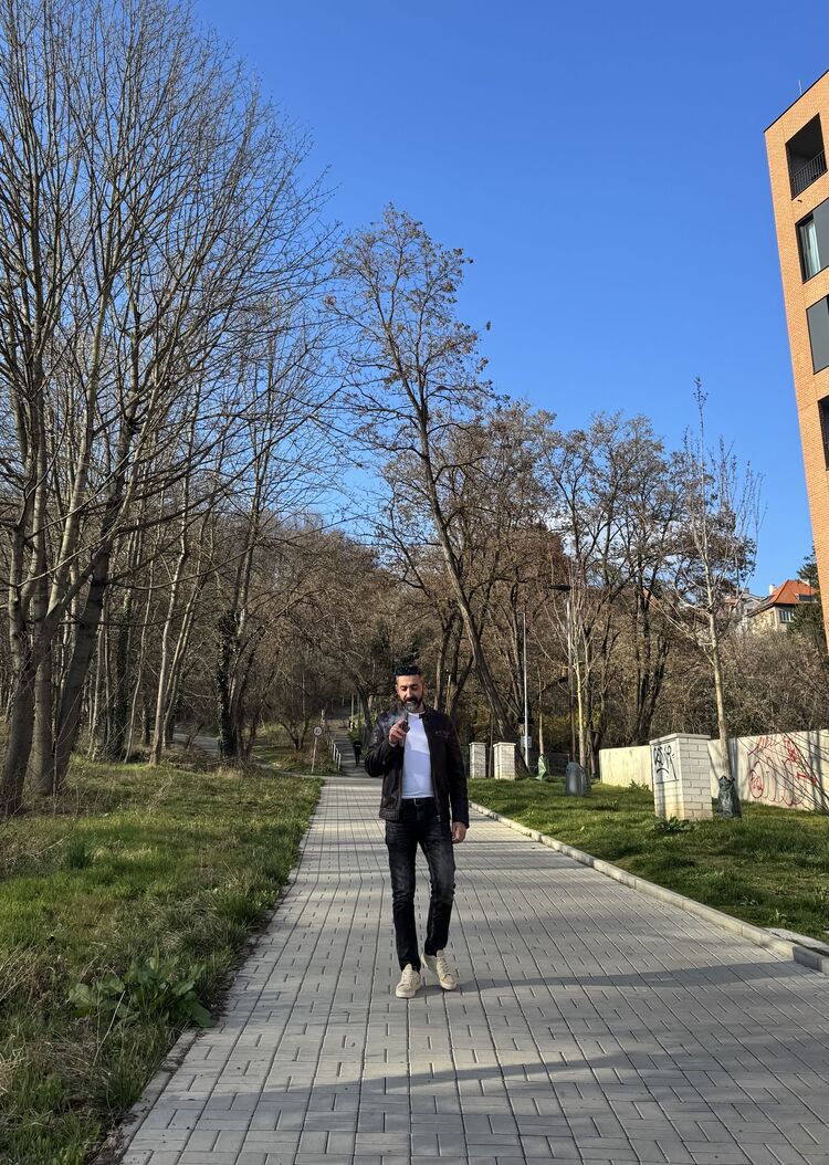  Praha,   , 37 ,   ,   