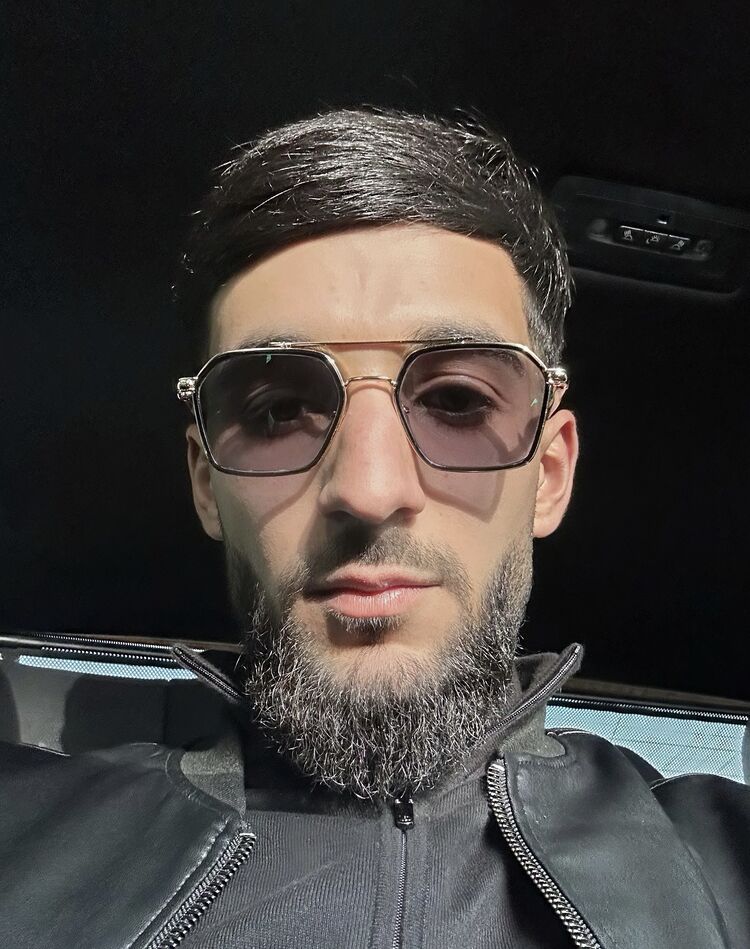  ,   Alex, 22 ,   ,   